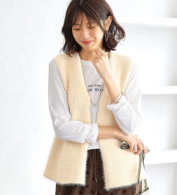 BELLUNA（ベルーナ）の「ふんわり贅沢シャギー素材ペプラムベスト（ベスト）」｜詳細画像