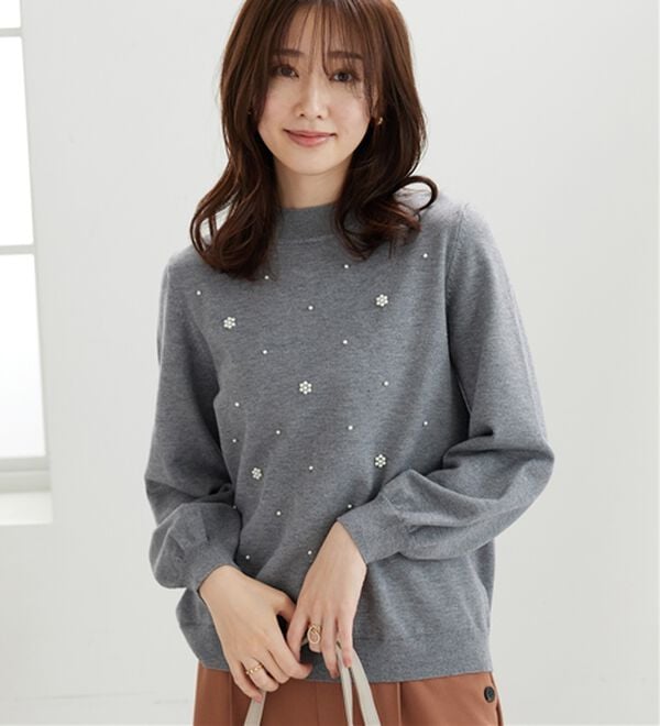 BELLUNA（ベルーナ）の「パール付ニットプルオーバー（ニット・セーター）」｜詳細画像