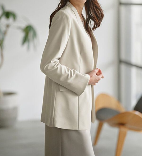 Harrods 白ノーカラージャケット　サイズ1 Harrods - 【未使用】ハロッズ Harrodsノーカラージャケット（サイズ1