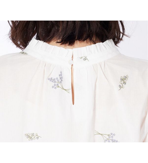 BELLUNA（ベルーナ）の「綿100％とび花刺しゅうブラウス（ブラウス）」｜詳細画像