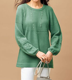 BELLUNA（ベルーナ）の「コード刺しゅうニットプルオーバー（ニット・セーター）」｜セージ