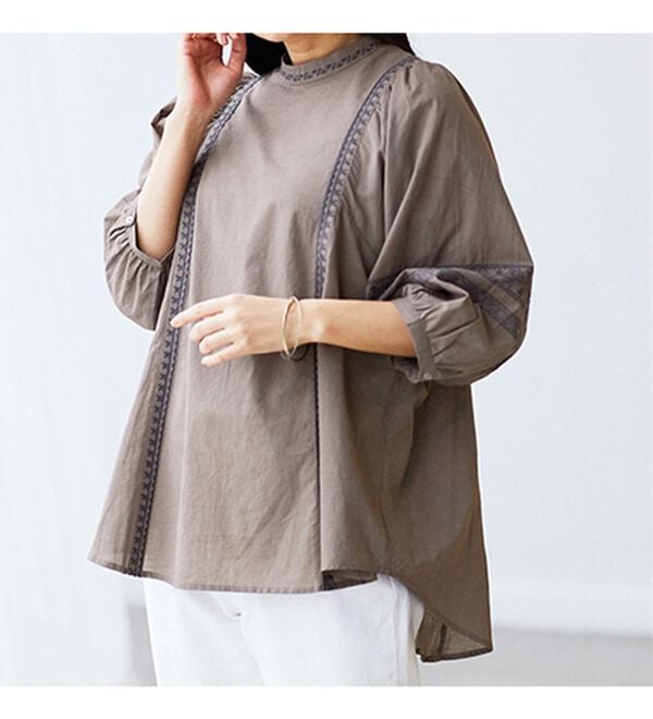 BELLUNA（ベルーナ）の「綿１００％インド刺しゅうハイネックブラウス（ブラウス）」｜詳細画像