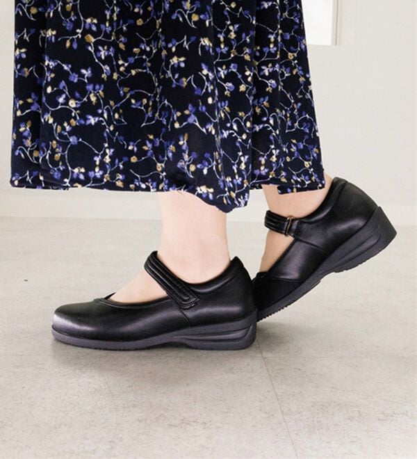 BELLUNA（ベルーナ）の「５Ｅ幅広外反母趾対応の甲ベルトシューズ（パンプス）」｜詳細画像