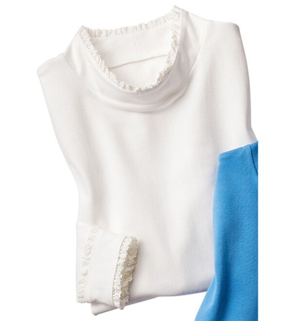 VINNO（ヴィノ）の「超長綿プチフリルハイネックプルオーバー（カットソー）」｜ホワイト