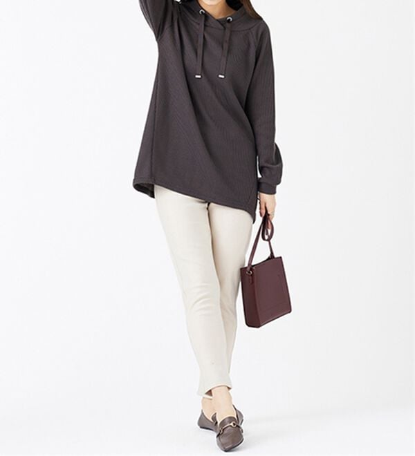 BELLUNA（ベルーナ）の「マシュマロみたいな裏ベロアなめらかストレッチパンツ（フルレングスパンツ）」｜詳細画像