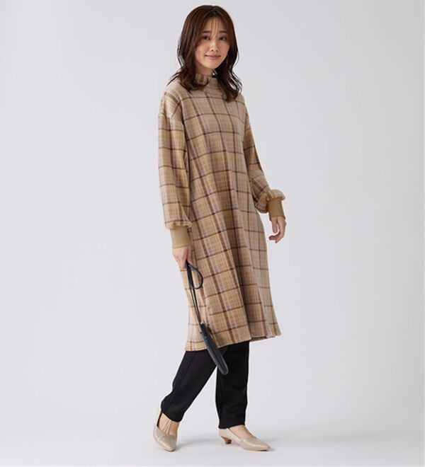 BELLUNA（ベルーナ）の「ふんわりなめらか裏ベロアワンピース（カットソーワンピース）」｜詳細画像