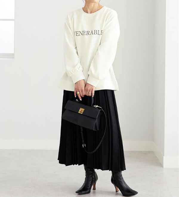 BELLUNA（ベルーナ）の「ロゴプリントダンボールプルオーバー（カットソー）」｜詳細画像