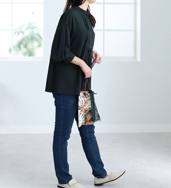 BELLUNA（ベルーナ）の「タックデザインブラウス（ブラウス）」｜詳細画像