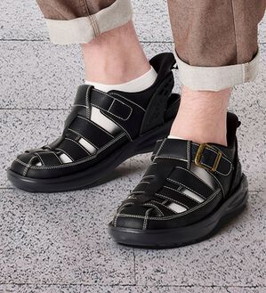 「＜リベルトエドウイン＞立ったまま履けるグルカサンダル（メンズサンダル）」｜ブラック