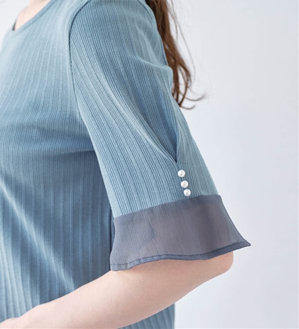 alotta（アロッタ）の「パール調ボタン付テレコリブトップス（カットソー）」｜詳細画像