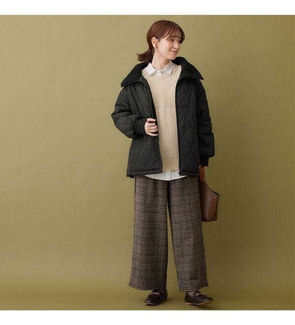 Viola e Viola（ヴィオラ エ ヴィオラ）の「衿ボア切替ウエーブキルトコート（ハーフコート）」｜詳細画像