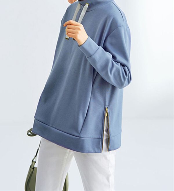 BELLUNA（ベルーナ）の「サイドジップスタンド衿プルオーバー（カットソー）」｜グレイッシュブルー