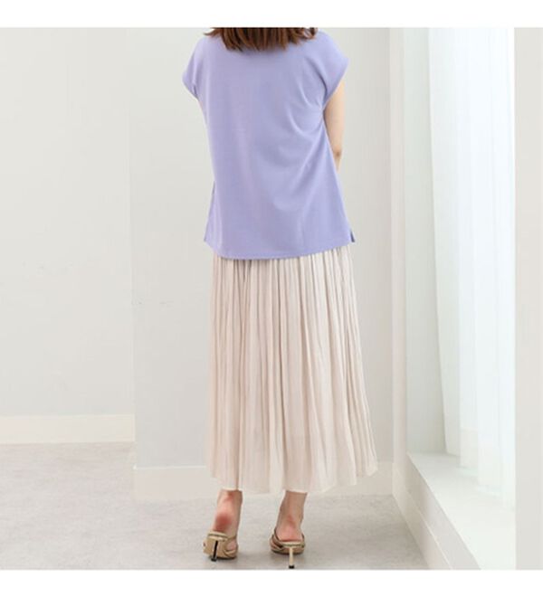 BELLUNA（ベルーナ）の「エンボス加工ロゴデザインプルオーバー（カットソー）」｜詳細画像