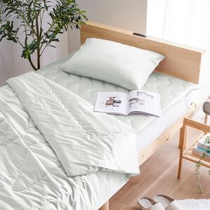 iellio（イエリオ）の「シルクタッチ冷感寝具シリーズ＜ブランケット・敷パッド・枕カバー・枕＞（敷パッド）」｜グレー