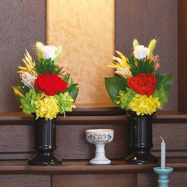 「小さめプリザーブド仏花（花器付）　こまち（仏壇・仏具）」｜詳細画像
