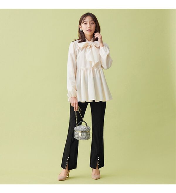 alotta（アロッタ）の「フロントスリットパール調ストレッチパンツ（フルレングスパンツ）」｜詳細画像