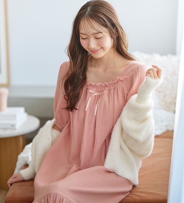 YU'NOW（ユナウ）の「【カップ付】Ｗガーゼの湯上りワンピース（パジャマ・ルームウェア）」｜詳細画像