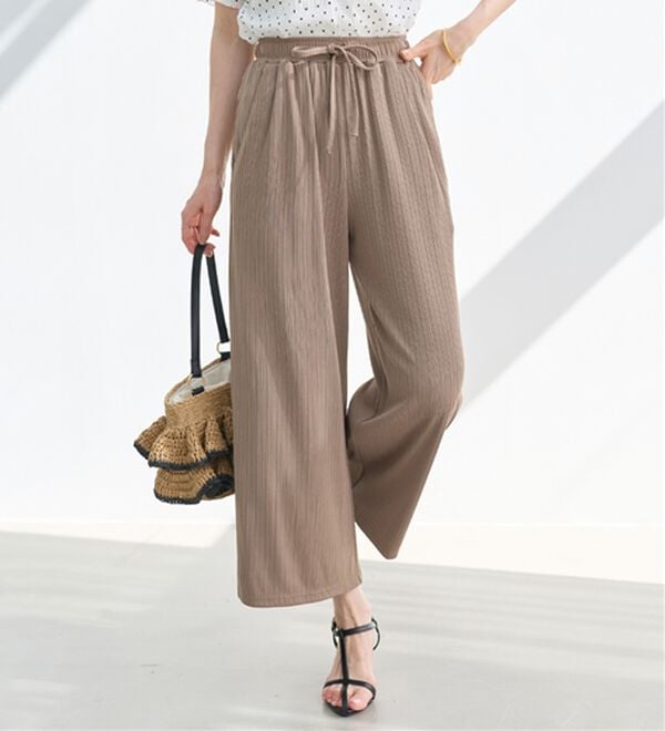 alotta（アロッタ）の「【選べる丈】のびのびストレッチリブワイドパンツ（クロップドパンツ）」｜モカ クロップド丈