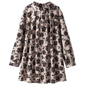 BELLUNA（ベルーナ）の「テンセル（ＴＭ）繊維・コットンプリントブラウス（ブラウス）」｜シルエット花柄(ベージュ)