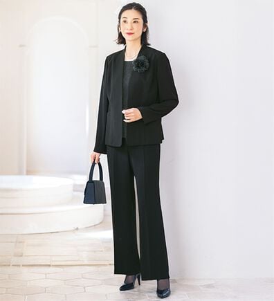 ルフラン（ルフラン）の「ブラウス付パンツスーツ（ブラックフォーマル（喪服・礼服））」