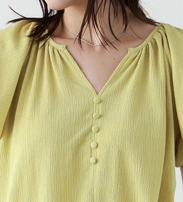 Pierrot（ピエロ）の「キーネックパフスリーブブラウス（ブラウス）」｜詳細画像