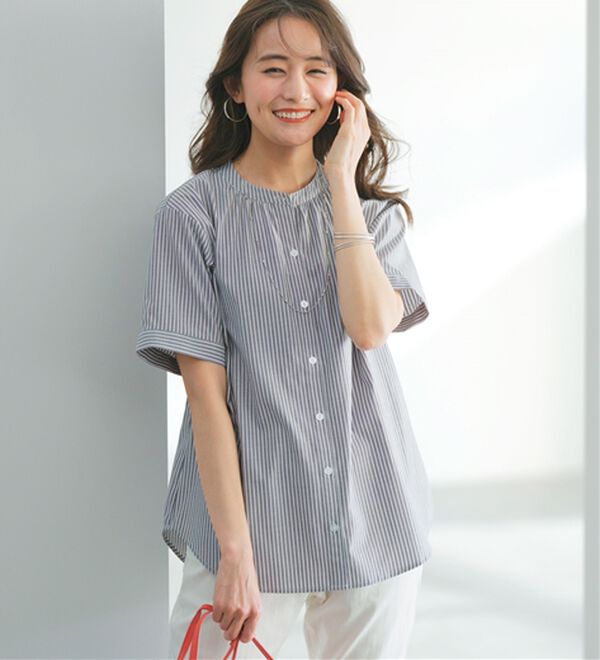 BELLUNA（ベルーナ）の「ギャザー使いバンドカラーブラウス（ブラウス）」｜詳細画像