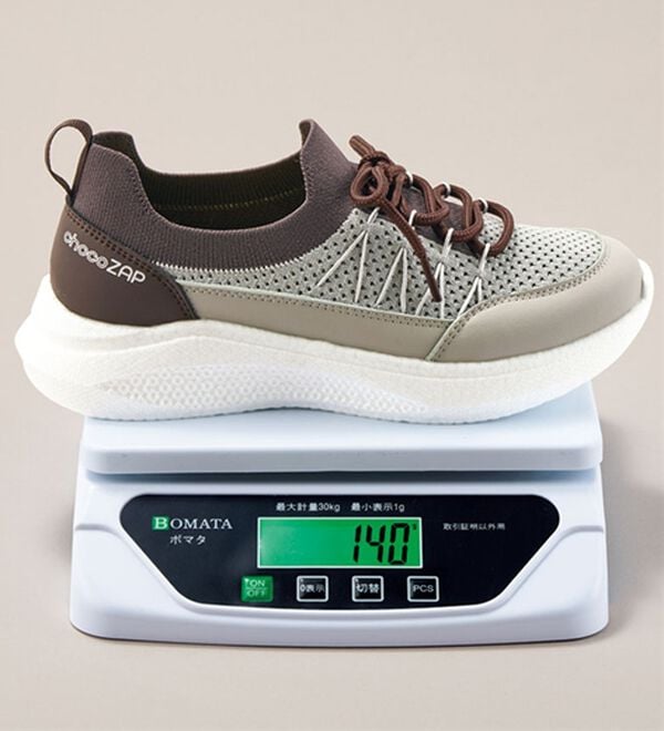 BELLUNA（ベルーナ）の「＜チョコザップ＞軽量ウォーキングシューズ（スニーカー）」｜詳細画像