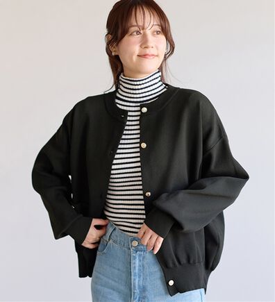 Viola e Viola（ヴィオラ エ ヴィオラ）の「むぎゅっと質感ゴールドボタンニットカーデ（ニットカーディガン）」