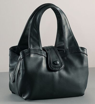 BELLUNA（ベルーナ）の「牛革フォーマルバッグ（ハンドバッグ）」