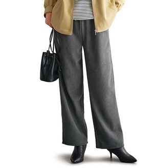 BELLUNA（ベルーナ）の「なめらか裏ベロアコーデュロイワイドパンツ（ワイドパンツ・ガウチョ）」｜チャコール