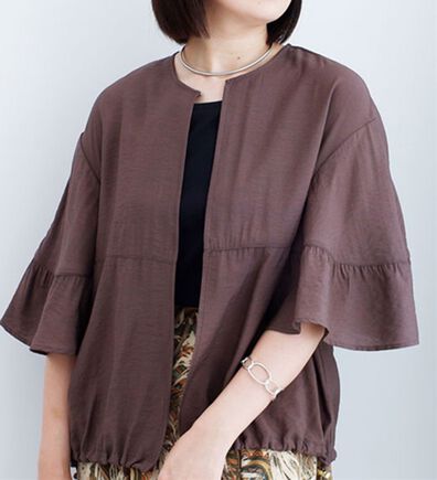 BELLUNA（ベルーナ）の「ビンテージ素材袖フリル使いシアーブルゾン（ブルゾン）」