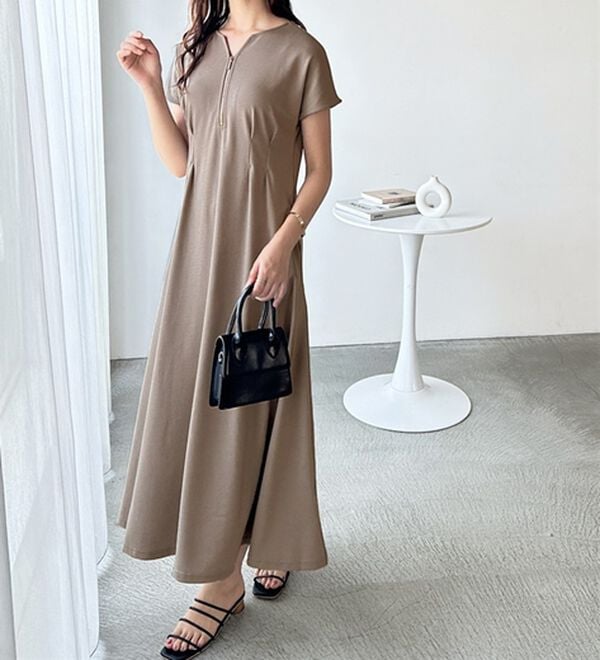 GeeRA（ジーラ）の「前後2WAYハーフジップフレンチ袖ワンピース（カットソーワンピース）」｜詳細画像