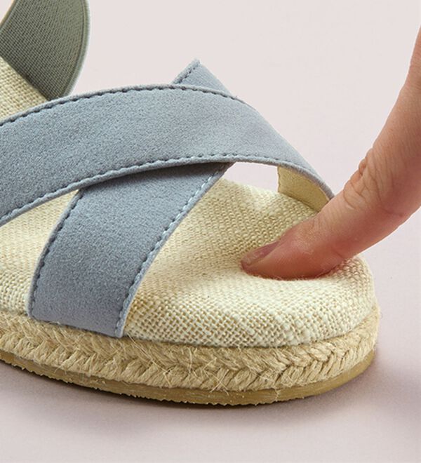 BELLUNA（ベルーナ）の「＜Ｓｏｉｔｔｏ　Ｍｅ＞クッション中敷フィットサンダル（サンダル・ミュール）」｜詳細画像