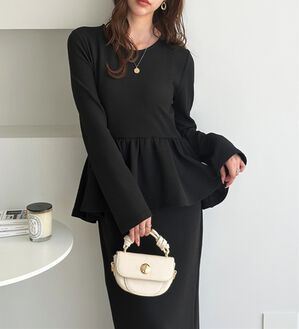 GeeRA（ジーラ）の「楽ちん！ペプラムデザインワンピース（カットソーワンピース）」｜ブラック