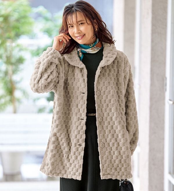 BELLUNA（ベルーナ）の「ふわっと軽量！あたたか快適コート（ハーフコート）」｜ベージュ