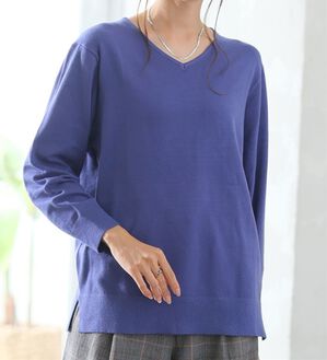A HAPPY MARILYN（アハッピーマリリン）の「【Ｌ～８Ｌ】Ｒｉｎ フィット感軽減！Ｔシャツ感覚もっちりやわらかＶネックニット（ニット・セーター）」｜ブルー