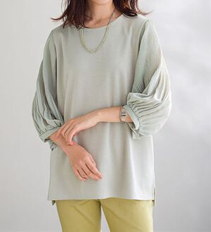 BELLUNA（ベルーナ）の「ヒンヤリ！プリーツ使いデザインプルオーバー（カットソー）」｜グレージュ