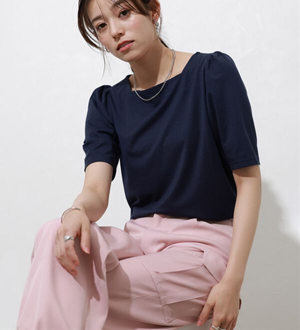 Pierrot（ピエロ）の「接触冷感スクエアネックパフスリーブＴシャツ（カットソー）」｜ネイビー