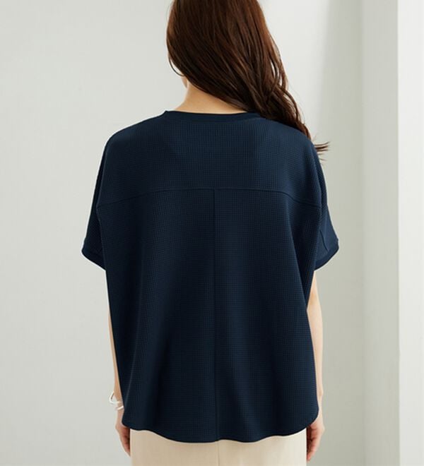 BELLUNA（ベルーナ）の「【快適Ｌａｂ．】ドライワッフル素材ドルマンプルオーバー（カットソー）」｜詳細画像