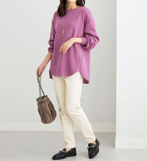 BELLUNA（ベルーナ）の「ふわふわ裏ファーゆったりプルオーバー（カットソー）」｜詳細画像