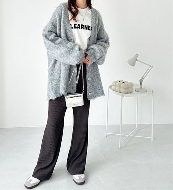 GeeRA（ジーラ）の「セルフカット美脚魅せセミフレアパンツ（フルレングスパンツ）」｜詳細画像