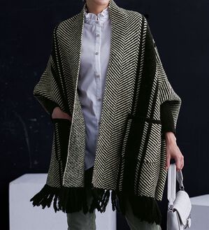 RANAN（ラナン）の「ヘリンボーンポンチョカーデ（ニットカーディガン）」｜詳細画像