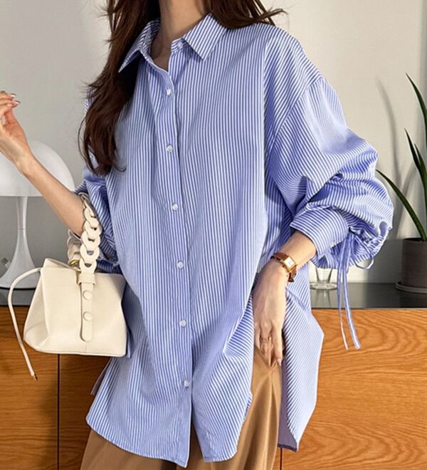 GeeRA（ジーラ）の「バックギャザー＆リボンデザインシャツ（シャツ）」｜詳細画像