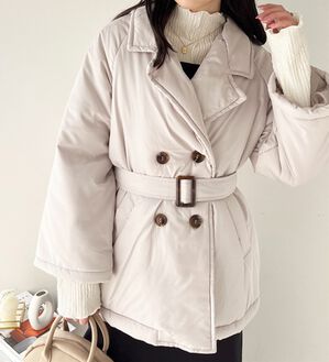 GeeRA（ジーラ）の「トレンチデザインフェイクダウンジャケット（ダウンコート・ジャケット・ベスト）」｜詳細画像