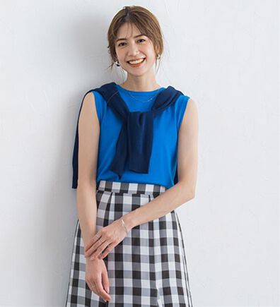 Pierrot（ピエロ）の「【洗濯機で洗える】ＯＮ／ＯＦＦシルクタッチノースリーブニット（ニット・セーター）」