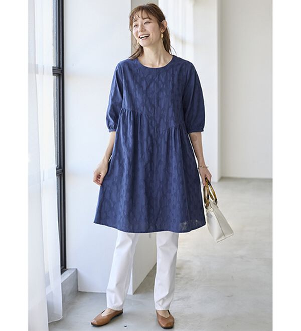 BELLUNA（ベルーナ）の「ナチュラルにお出かけ♪ドット柄チュニックワンピース（チュニックワンピース）」｜詳細画像