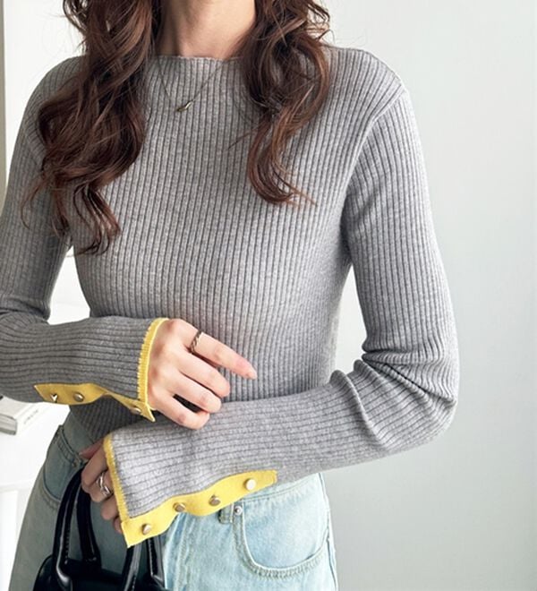 GeeRA（ジーラ）の「袖口ボタン配色ボートネックリブニット（ニット・セーター）」｜詳細画像