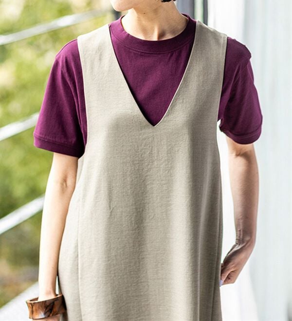 BELLUNA（ベルーナ）の「サラリ麻調素材Ｖネックジャンパードレス（ジャンパースカート）」｜詳細画像