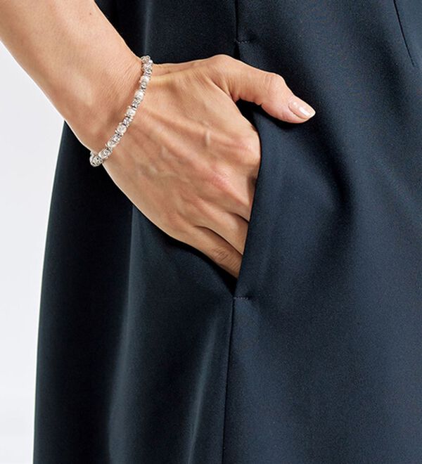 BELLUNA（ベルーナ）の「上品レースジャケットワンピースアンサンブル（ワンピースセットスーツ）」｜詳細画像