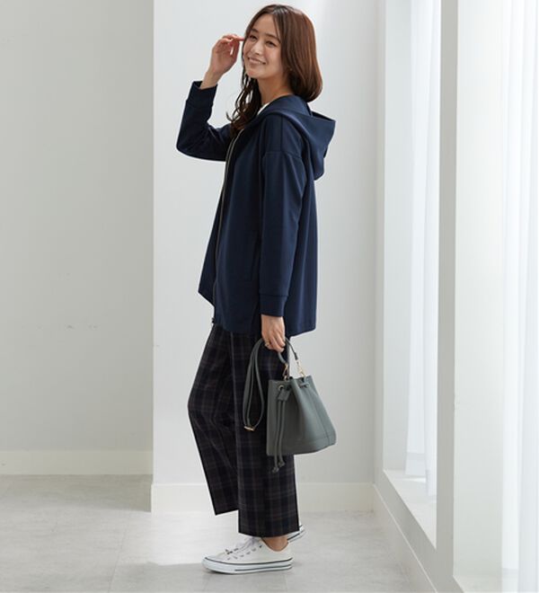 BELLUNA（ベルーナ）の「サマ見え（SW）ウール調素材ストレートパンツ（フルレングスパンツ）」｜詳細画像